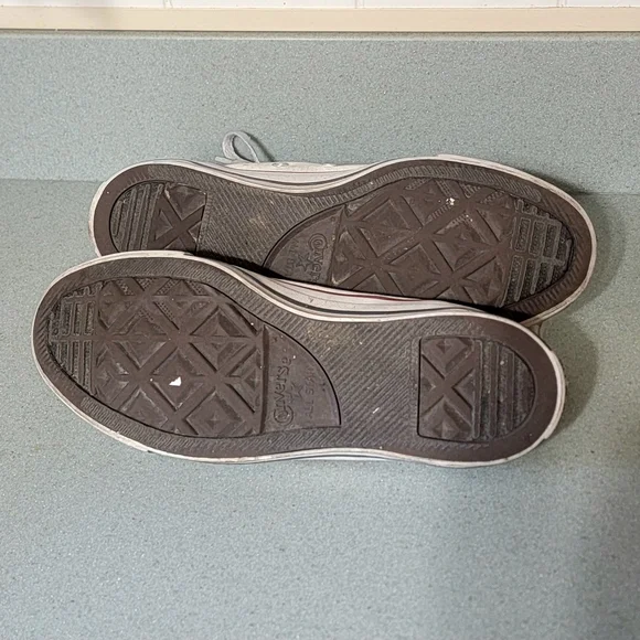 Very USED Well Worn Converse White High Top Sneakers with Red Trim - Picture 9 of 14